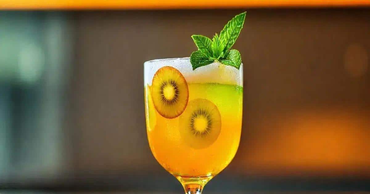 Aperol mit Kiwi-Soda und Ingwerschaum: Ein Cocktail, den du probieren musst!