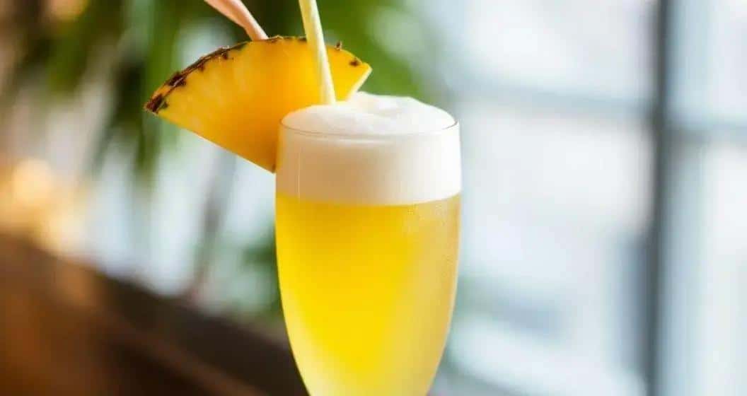 Terremoto mit Ananassaft und Weinschaum: Der Drink, der bebt! 12 Terremoto mit Ananassaft und Weinschaum: Der Drink, der bebt!