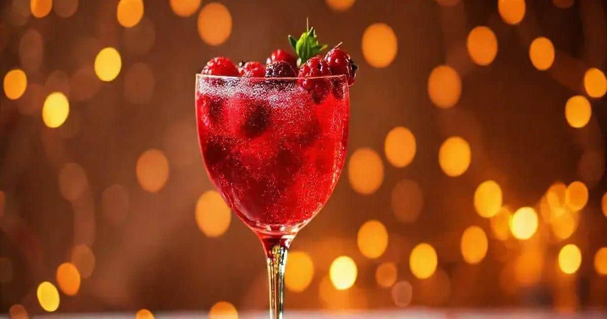 Cocktail with Vodka and Red Berry Sparkling Wine: A Delight for Your Palate!