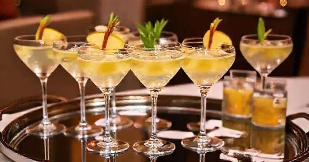 Creative Serving Ideas for Your Martini with Sparkling Wine and Pineapple Juice