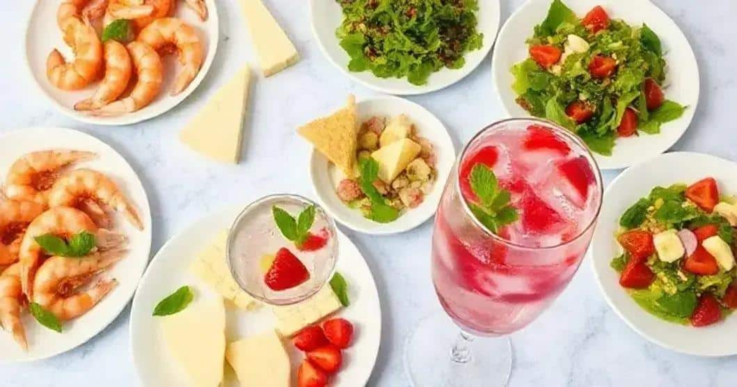 Perfect Pairings: What to Serve with this Gin Cocktail