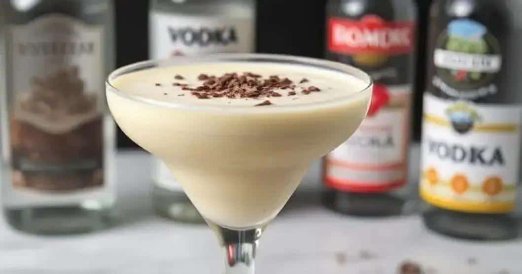 Cóctel cremoso de chocolate blanco con vodka: ¡Descubre la receta deliciosa!