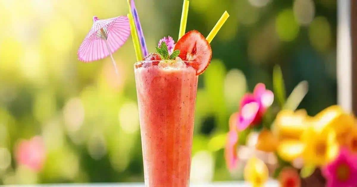Cómo Servir la Bebida de Fresa y Plátano