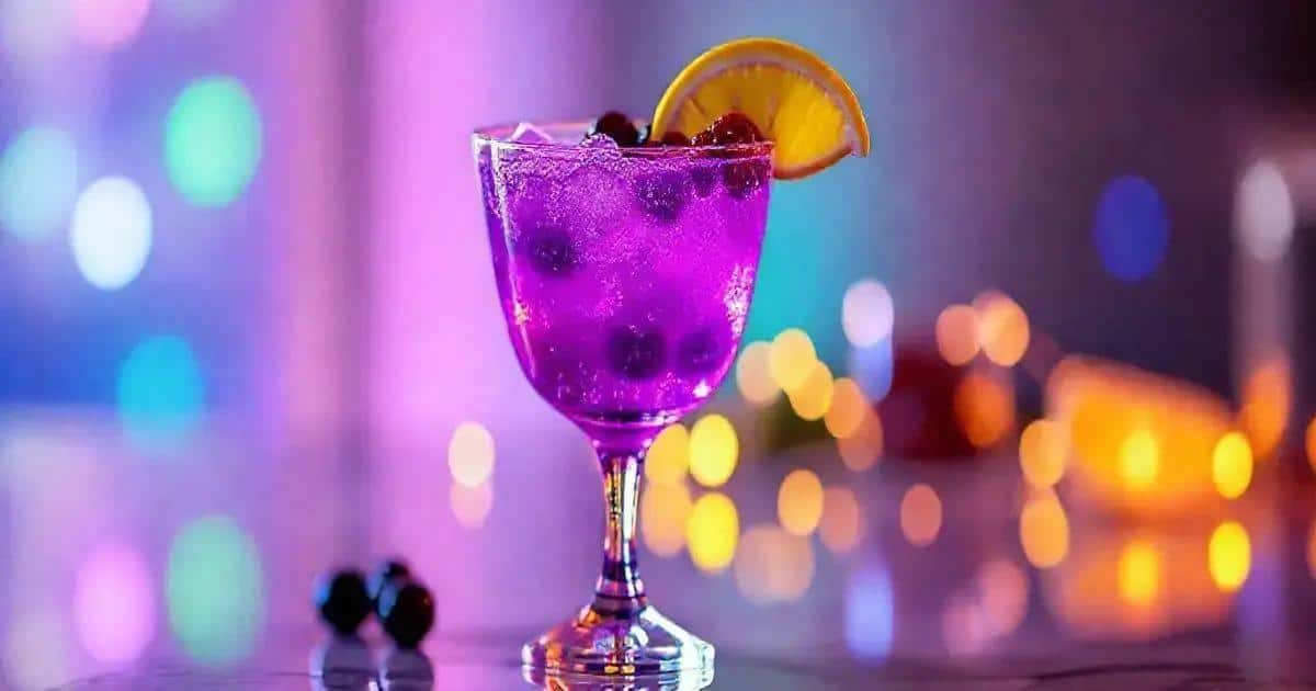 Vodka con licor de cassis y espumante: ¡Un cóctel irresistible para disfrutar!