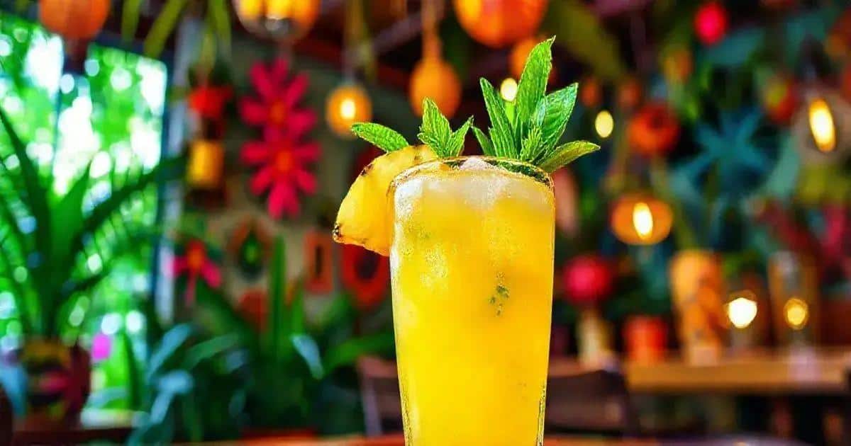 Caïpirinha à l'ananas et menthe : Une boisson pour la chaleur estivale !