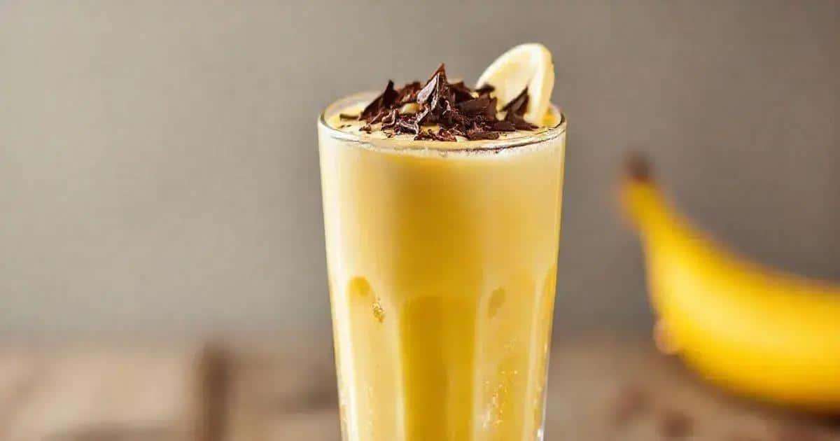 Ingredienti della bevanda alla banana con latte condensato