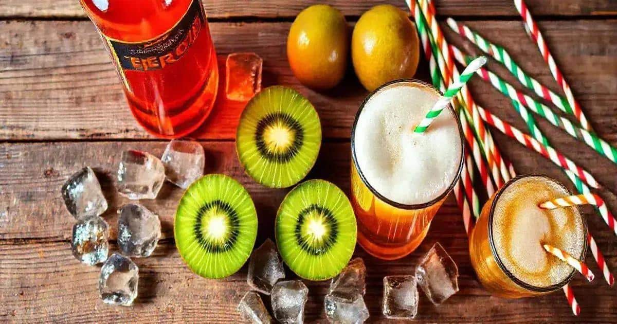 Ingredienti per Aperol con soda al kiwi e schiuma di zenzero