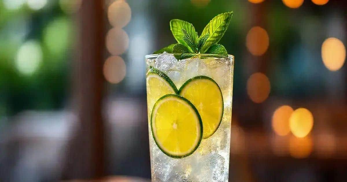 Preparazione della Caipiríssima con bevanda energetica