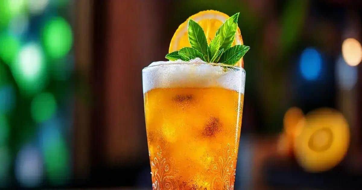Soda alla Cola con Schiuma di Frutto della Passione: Un Tocco Fresco da Provare!