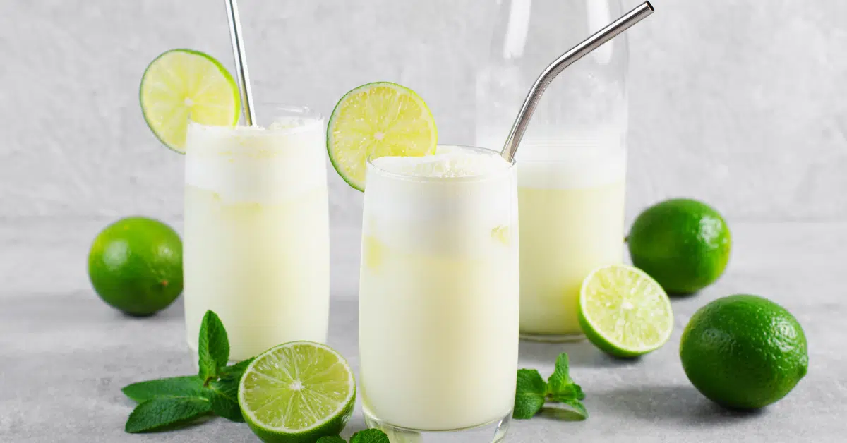 Descubra o exótico Drink Paraíso do Coco: uma experiência tropical refrescante. Explore receita, variações e curiosidades fascinantes!